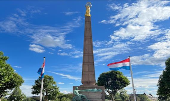 憲法廣場 Place de la Constitution